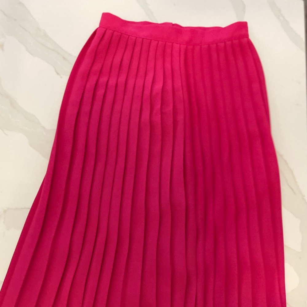 Vintage | Pleated Skirt by Simply Manakin
